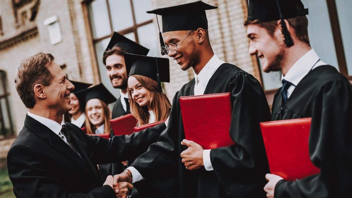 Deakin University International Vice-Chancellor Scholarship Spring 2025