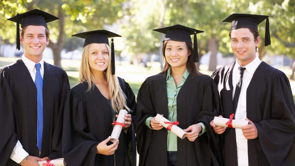 Notre Dame Scholarship Program 2025 for Undergrad Admissions