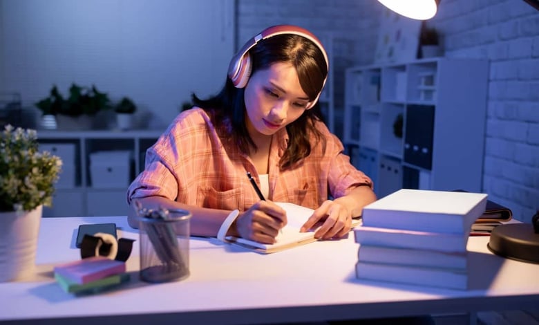 Top 10 Master Degree Scholarships 2025 (Apply for All)