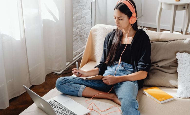 Corvinus University EKÖP Fellowship 2025-2026