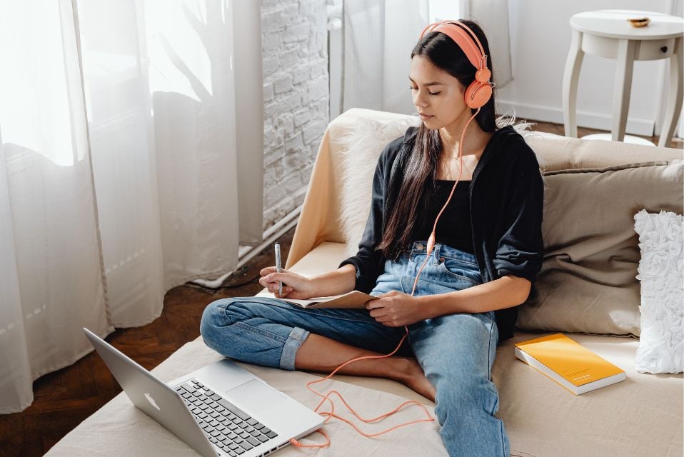 Corvinus University EKÖP Fellowship 2025-2026