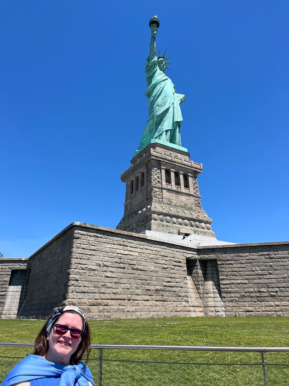 Certified Spanish-English interpreter for USCIS immigration interviews in the Philadelphia region