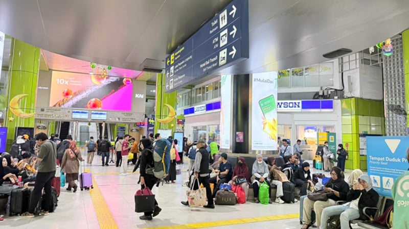 Stasiun Gambir Direnovasi Layani KRL, Pemerintah Peduli Kenyamanan Rakyat!