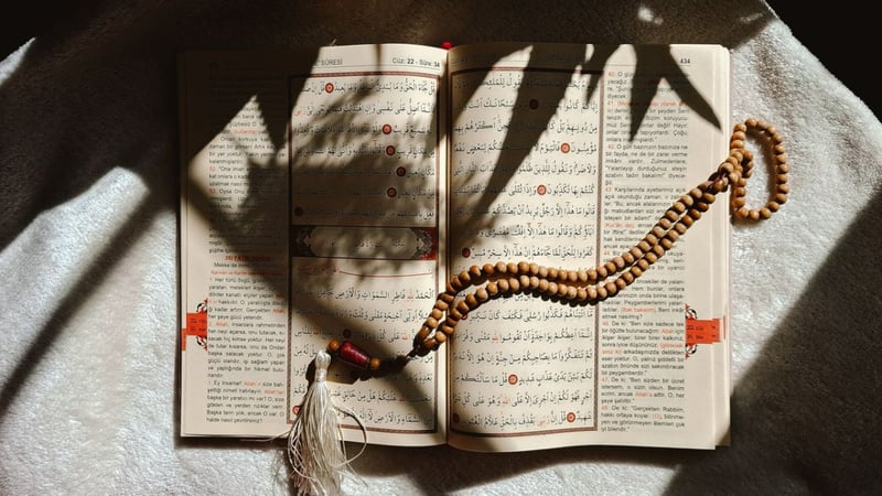 Sibuk Bukan Alasan, Ini 7 Cara Menjaga Hafalan Al-Qur'an