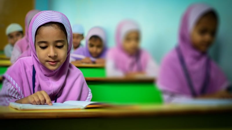Kiat Membentengi Anak dari 4F yang Terlalu Duniawi