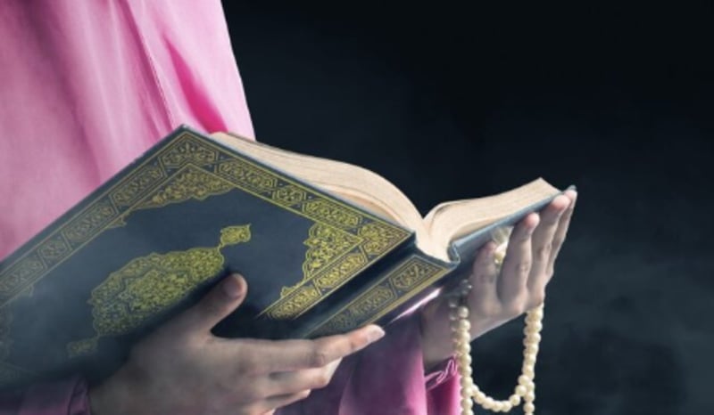 UAH Bagikan Tips Istiqamah untuk Khatam Qur'an dalam 1 bulan