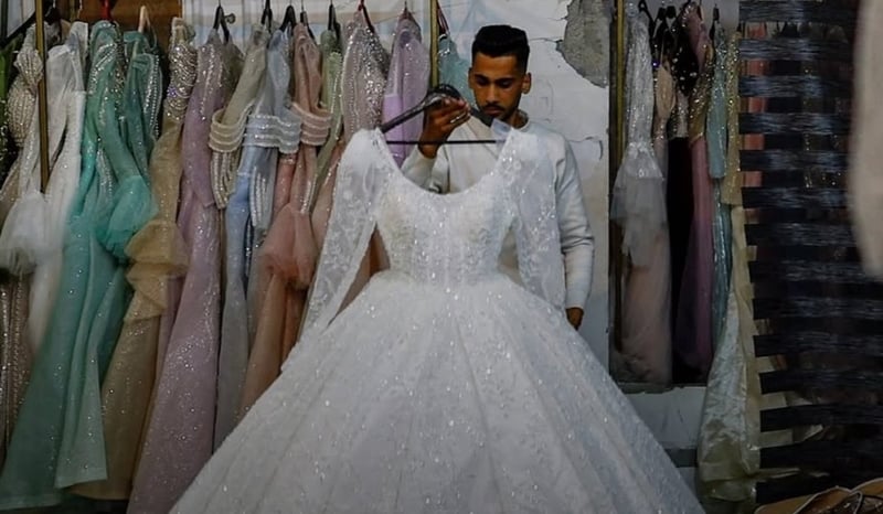 Gaun Pengantin 'Daur Ulang' Jadi Harapan Warga Gaza