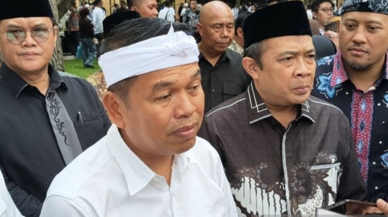KDM Murka Lihat Perlintasan Liar Kereta di Bekasi Masih Banyak. Ayo! Jangan Ada Korban Lagi..