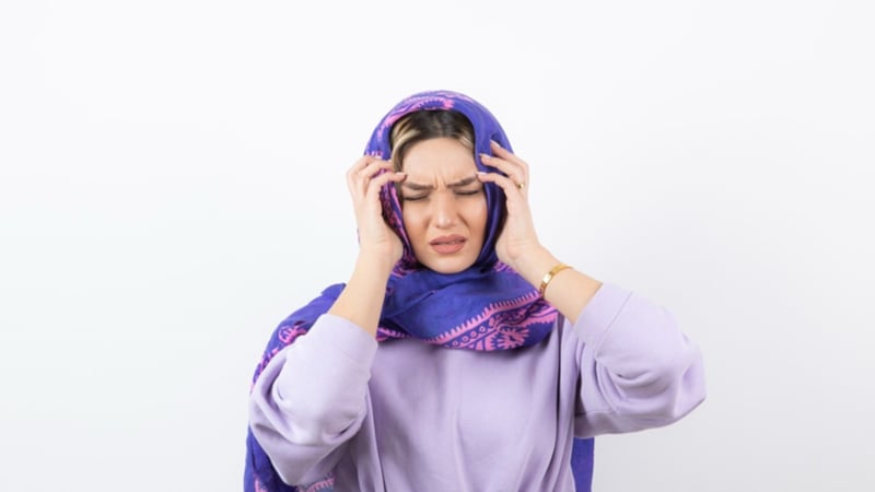 Rambut Berhijab Sehat Bebas Rapuh, Ini Rahasia Perawatannya