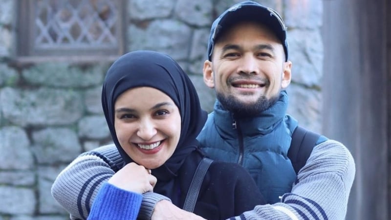 Cara Teuku Wisnu & Shireen Sungkar Ajarkan Anak Cinta Akhirat