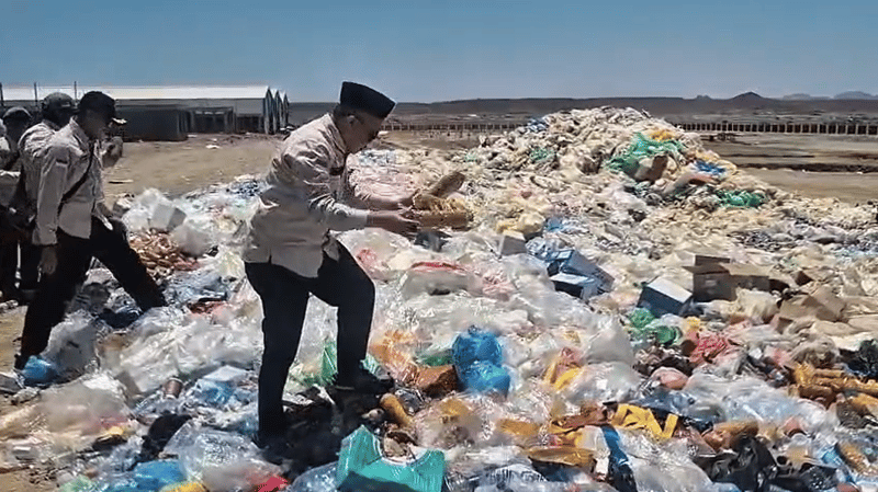 Tegaskan Larangan Zamzam dalam Koper Bagasi, Kadaker Madinah Sidak Gudang Sitaan Jemaah Haji