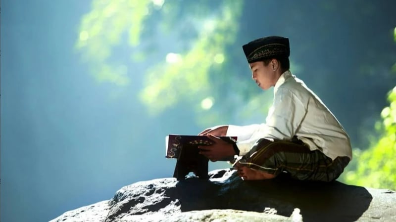 Gus Baha: Tak Usah Shalat Sunnah Setiap Hari! Ternyata Ini Alasan Jelasnya...