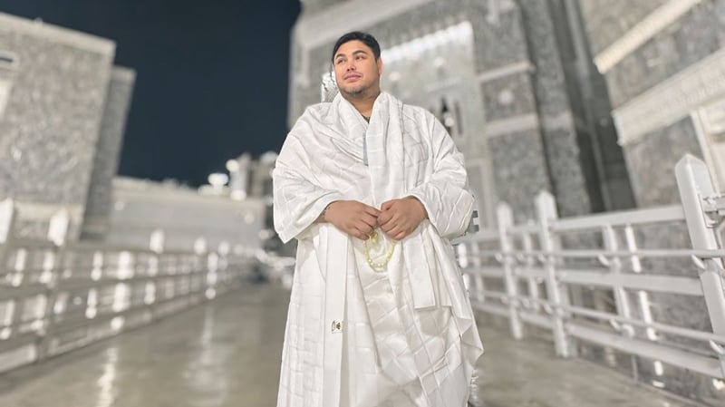 Ivan Gunawan berhaji, Tutup 11 Kartu Kredit & Bangun 99 Masjid!