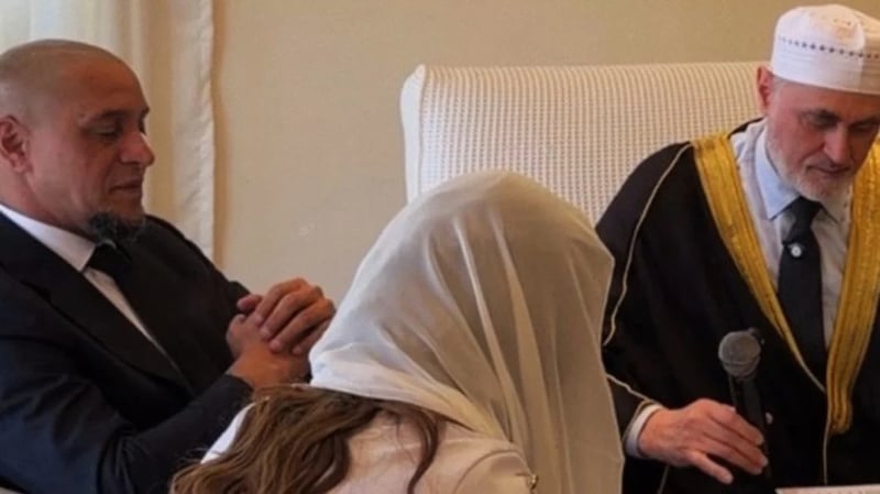 Roberto Carlos Bantah Jadi Muallaf. Hati-hati! "Hoaks Hasanah"!