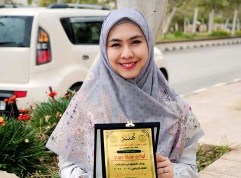 Oki Setiana Dewi Dapat Nilai Mumtaz di Al-Azhar, Seberapa Sulit Sih Standarnya?