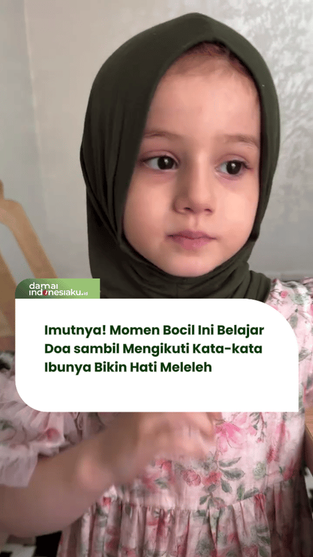 Momen Gemas, Balita Mungil Ikut Melafalkan Doa yang Diajarkan Ibunya