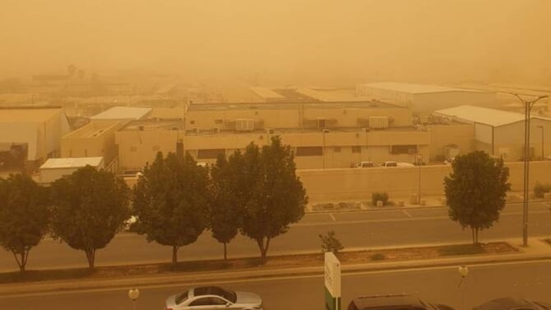 Aliran Sungai Muncul di Gurun Madinah Usai Badai Pasir dan Hujan Deras