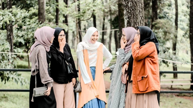 Mengenal Bahaya Ghibah, Dosa yang Merusak Kesehatan Mental