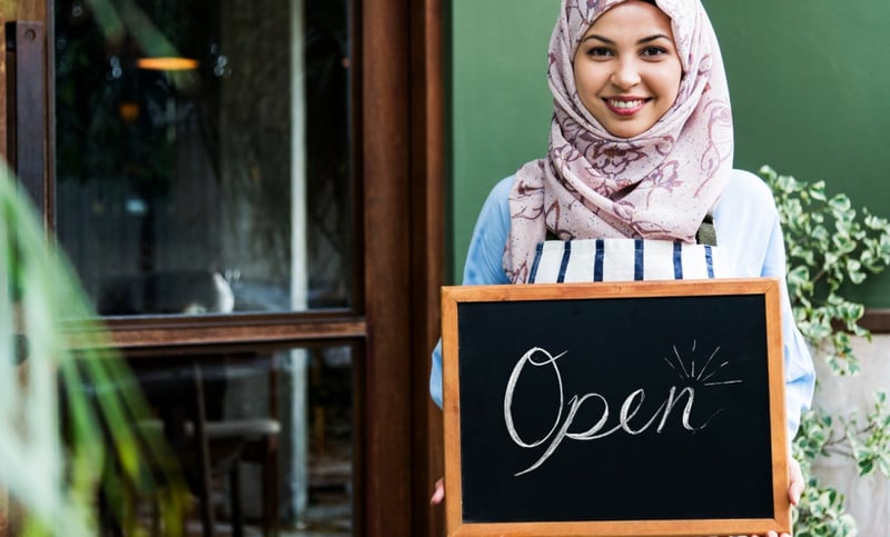 MUI Imbau Konsumen Cermat Pilih Restoran Bersertifikat Halal Resmi