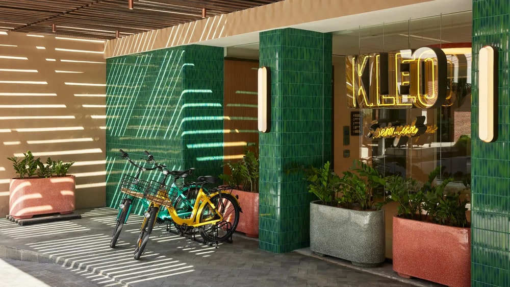 DPSAT-P0095-Neon-Signage-Bicycle.16x9.jpg.webp