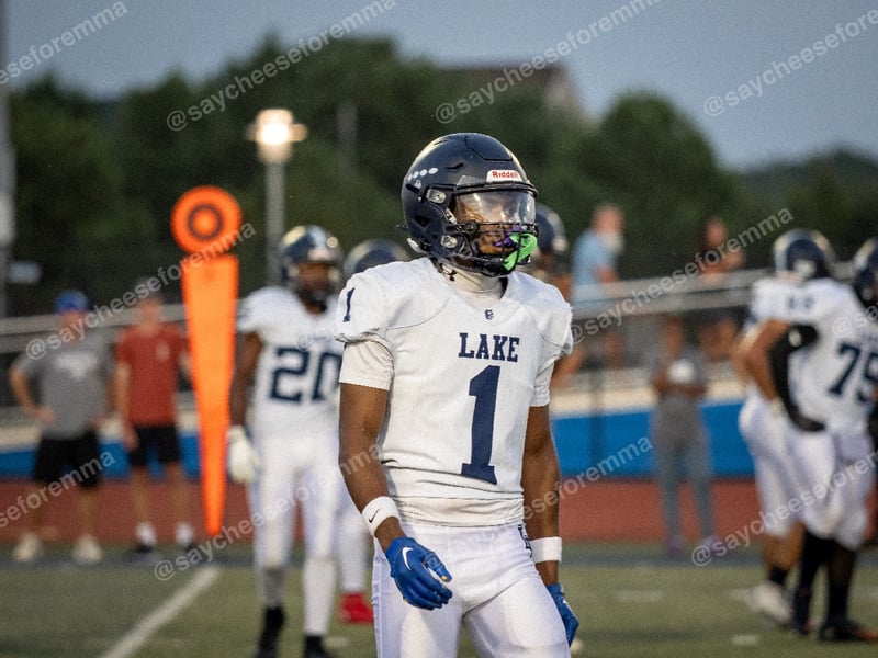 Photo 5 of number 1 from Varsity football Dover vs. Lake Forest