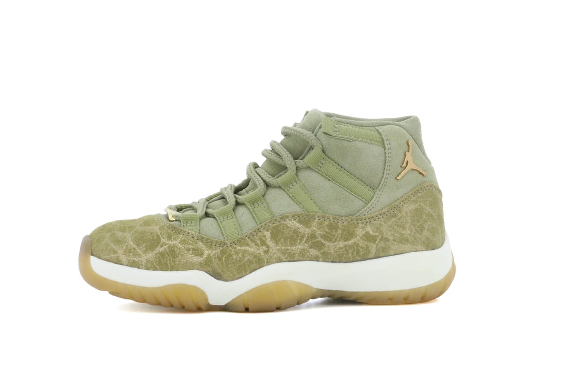ジョーダン11 WMNS) Air Jordan 11 Retro 'Olive Lux' AR0715-200