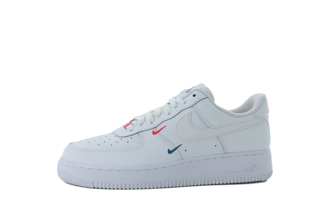 WMNS) Nike Air Force 1 '07 Essential 'Summit White Solar Red