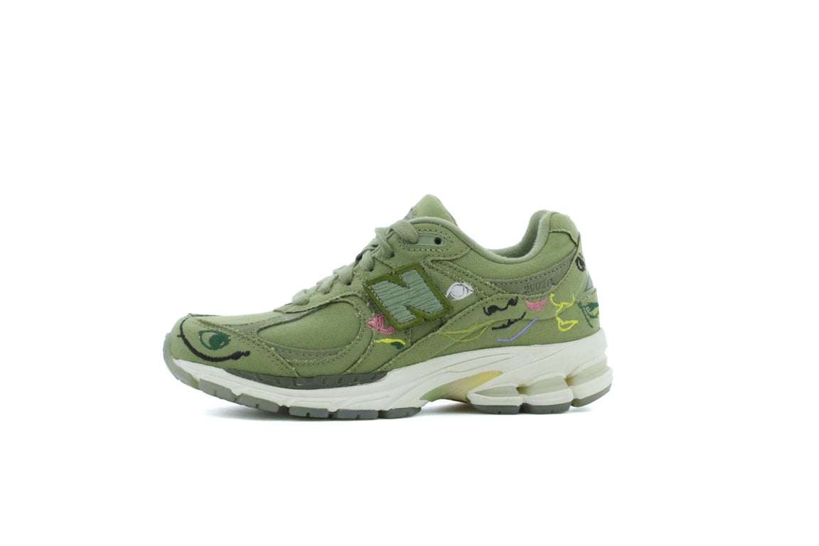 New Balance Bryant Giles x 2002R 'What Now?' M2002RAG