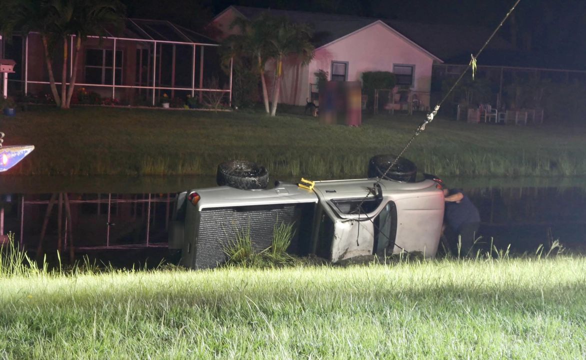 PSLPD: Man crashes into canal, flees then arrested after returning two hours later