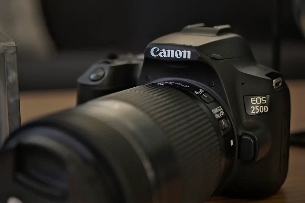 Canon 250D