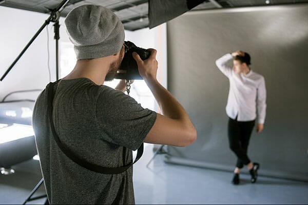 How to Work with Models on a Photo Shoot by iPhotography.com