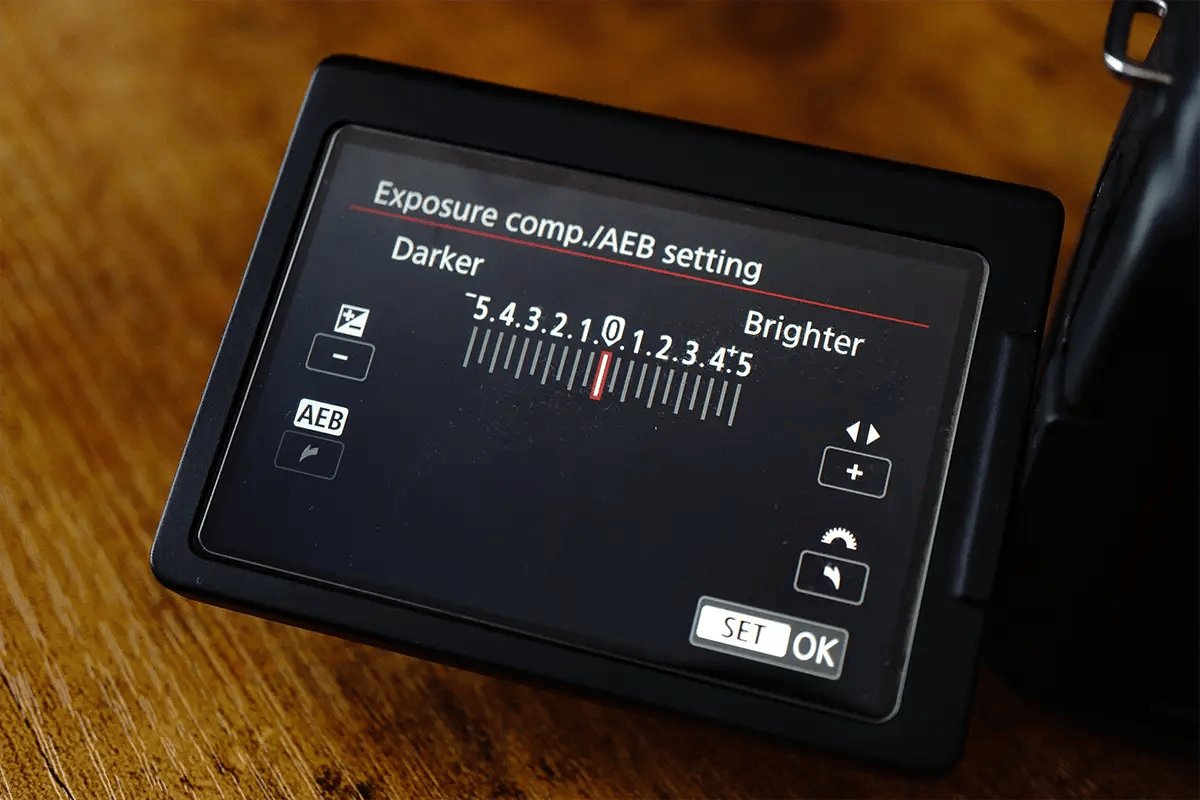 AEB option on the back of a Canon 80D DSLR camera screen