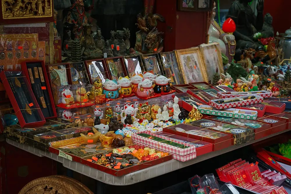 Image: Life in Chinatown