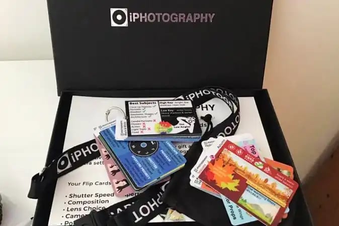 iPhotography member with their iPhotography Flip Cards.