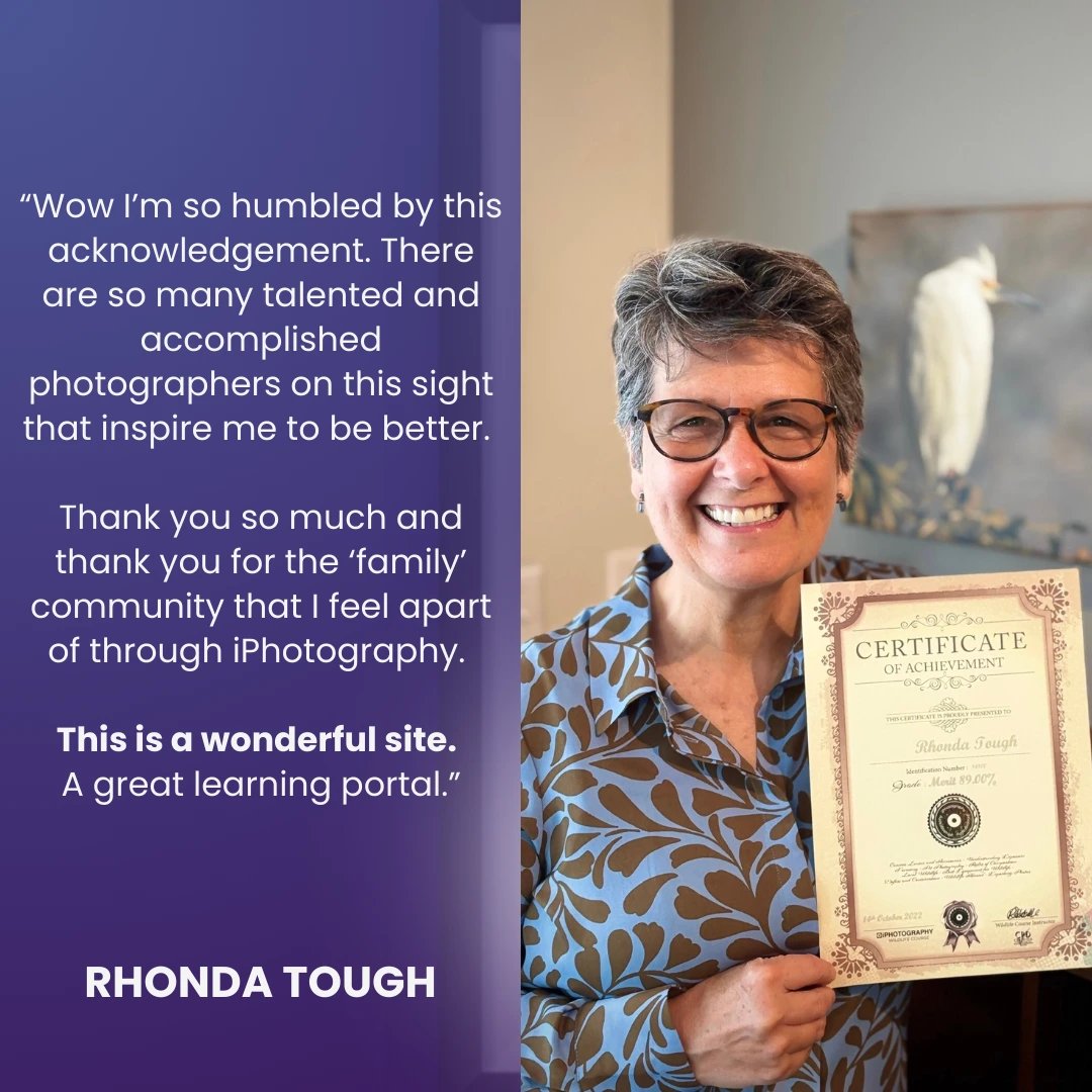 iPhotography member with the foil-seal printed photography certificate at home.