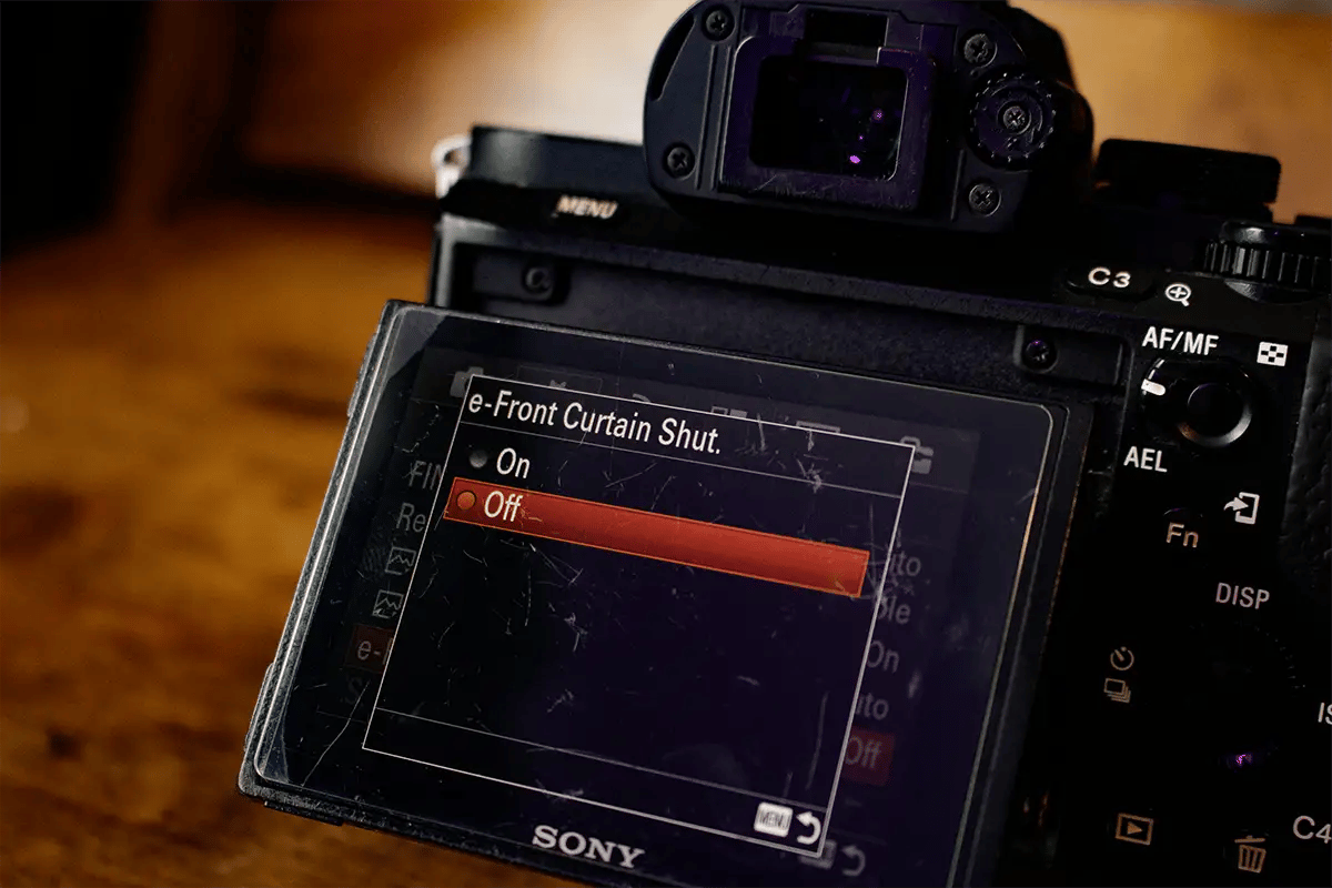 Screen of a Sony A7II camera with the option for front curtain shutter highlighted