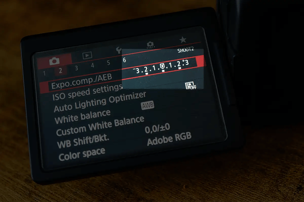 AEB option on the back of a Canon 80D DSLR camera screen