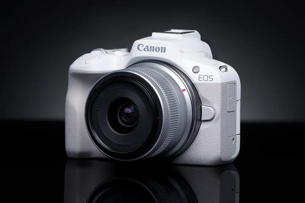 Canon R50