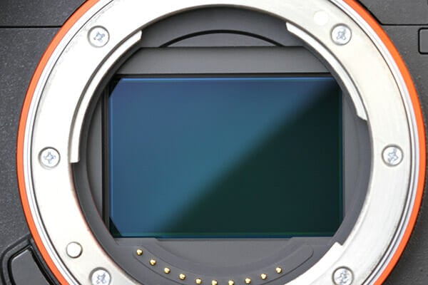 What Camera is Best? 10 Important Camera Features to Look out for by iPhotography.com