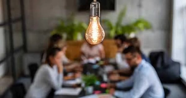 Commercial: Brainstorming Light Bulb