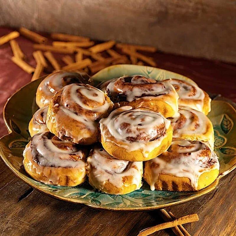 Food Photography: Cinnamon Buns