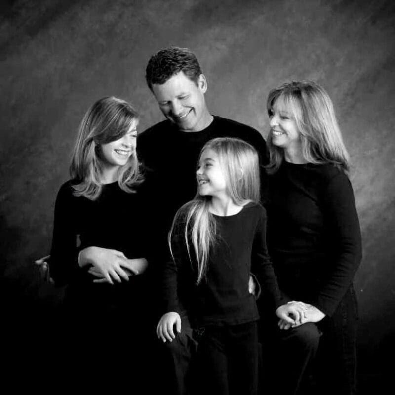 Family Masters Portraits: Classic Family Black and White