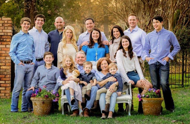 Family Portraits: Large Family Generation Portrait