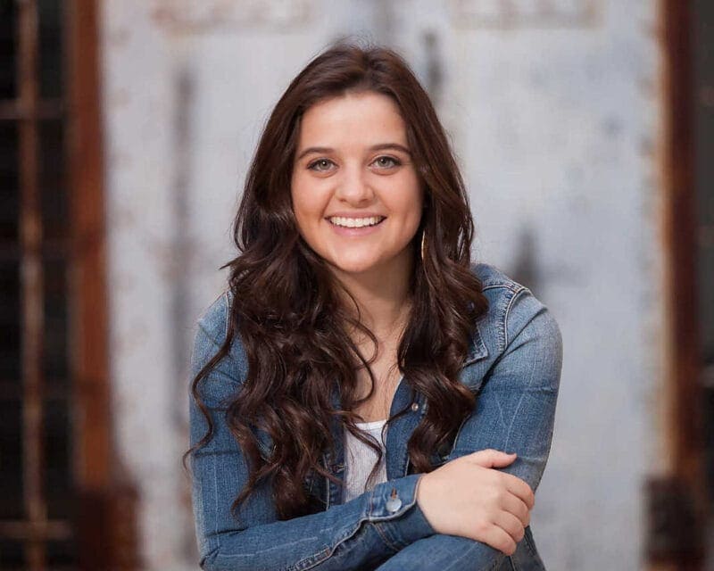 Idaho High School Senior Portrait: Gal in Levi Jacket
