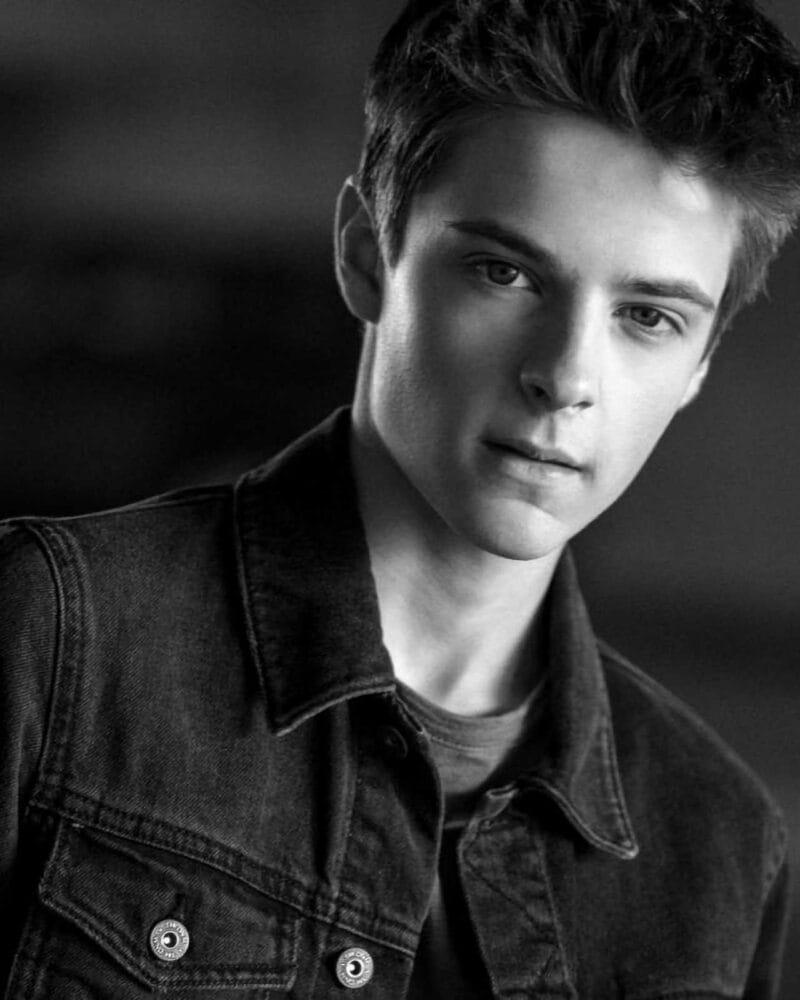 High School Senior Portrait: B/W Head and Shoulders