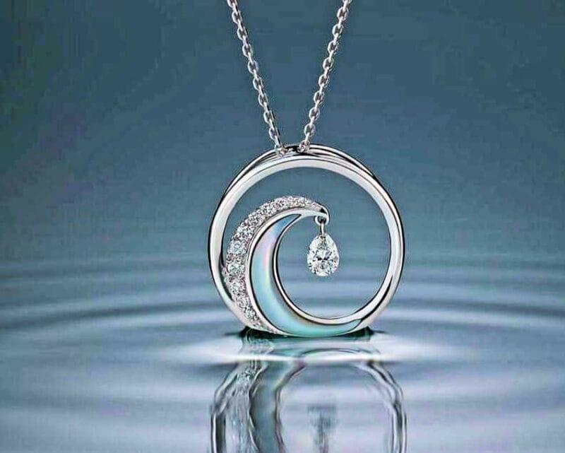Advertising Photography: Swirl Diamond Necklace with Blue Water