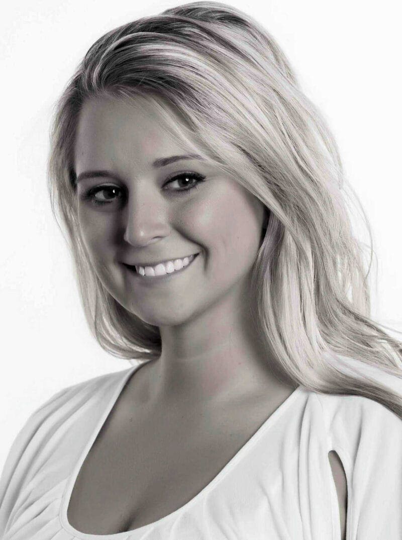 Headshots: Classic B/W Woman Head and Shoulders