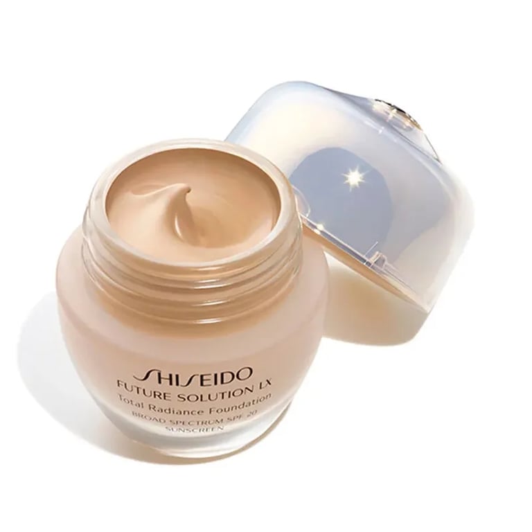 Future Solution LX Total Radiance Foundation #4 - Neutral