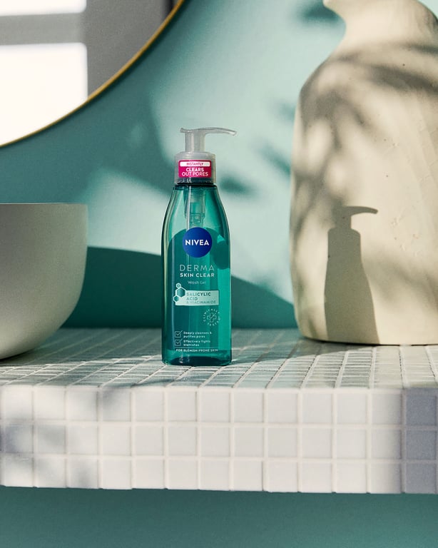 Derma Skin Clear Gel Limpiador Facial 150 ml de Nivea