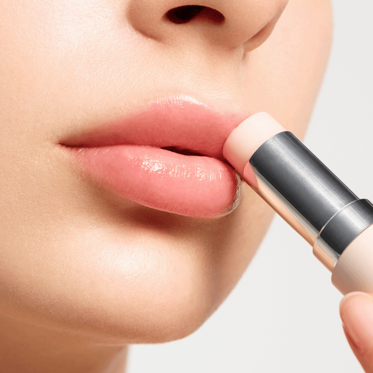 Total Lip Treatment Stick di Sensai - imagen 3 de 16
